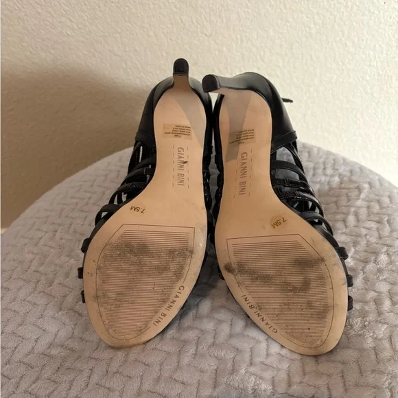 Gianni Bini Patent Leather Cage Sandals, size 7.5 - Picture 5 of 6